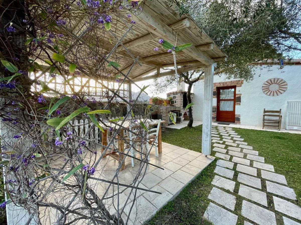 Casa Vacanze Sisuledda Орозеи Экстерьер фото