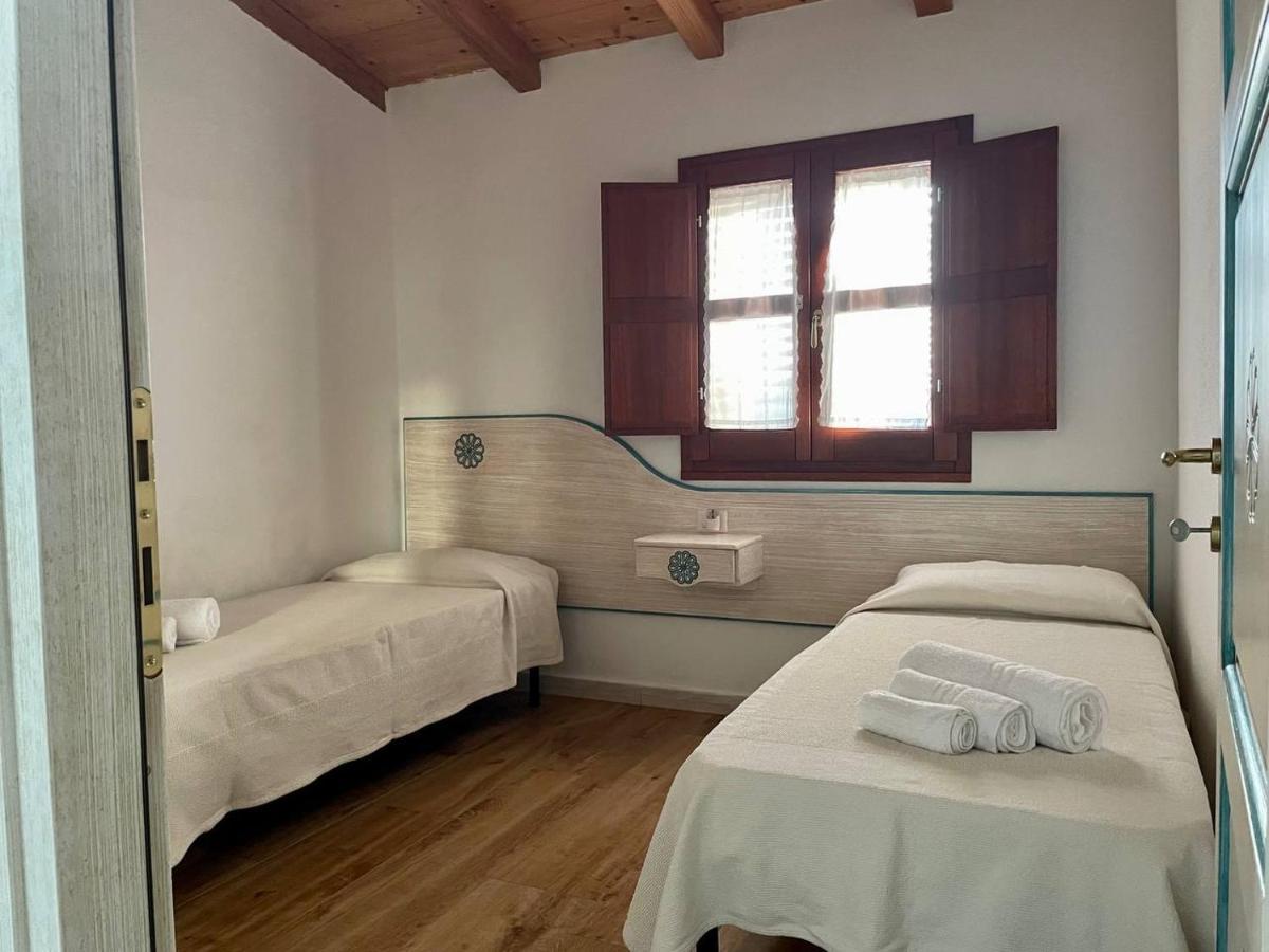 Casa Vacanze Sisuledda Орозеи Экстерьер фото